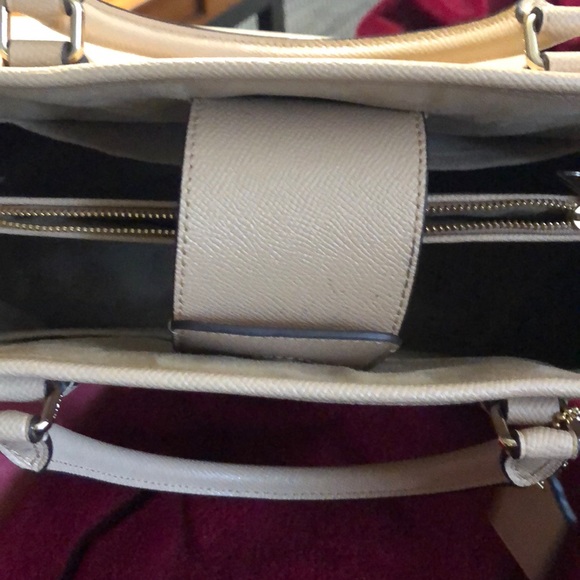 ✨🔥Gorgeous Coach Bag🔥✨ - Picture 2 of 2